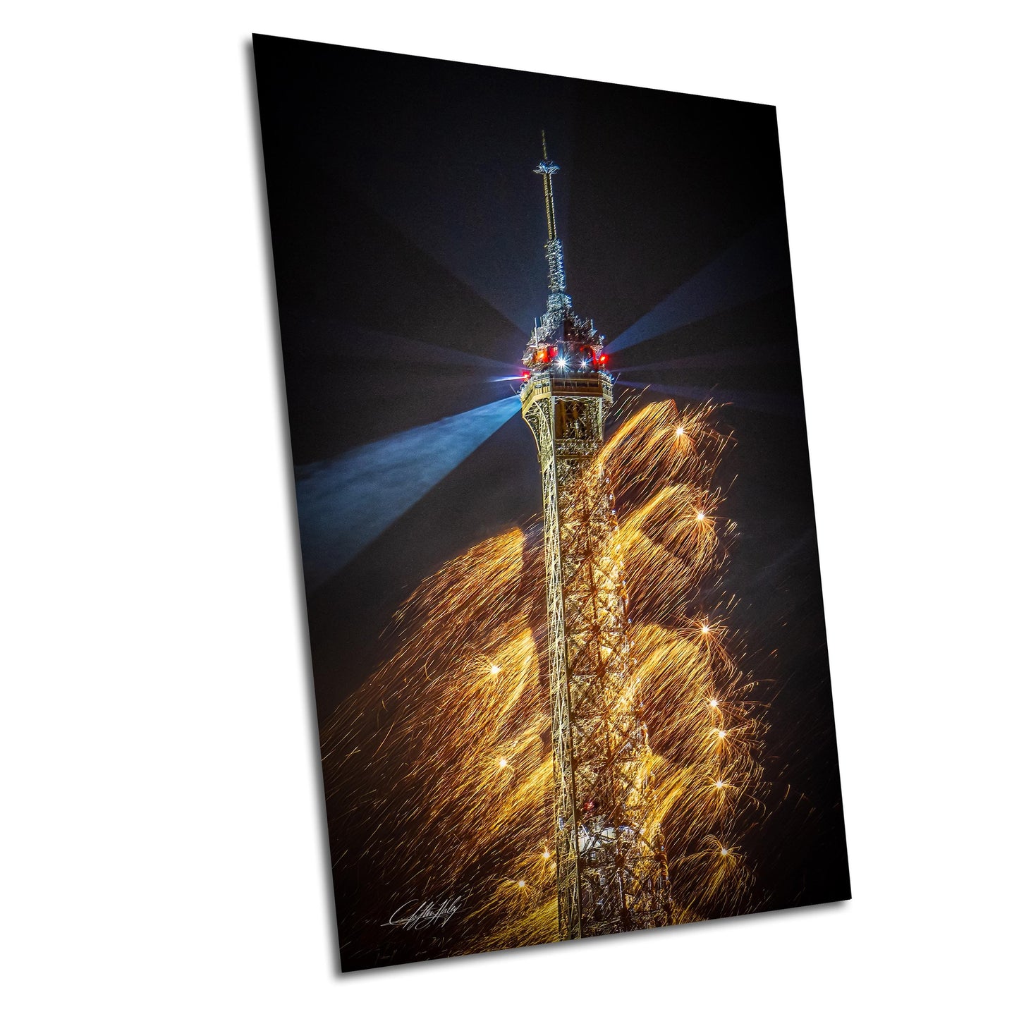 a picture of a tall tower with a lot of lights on it